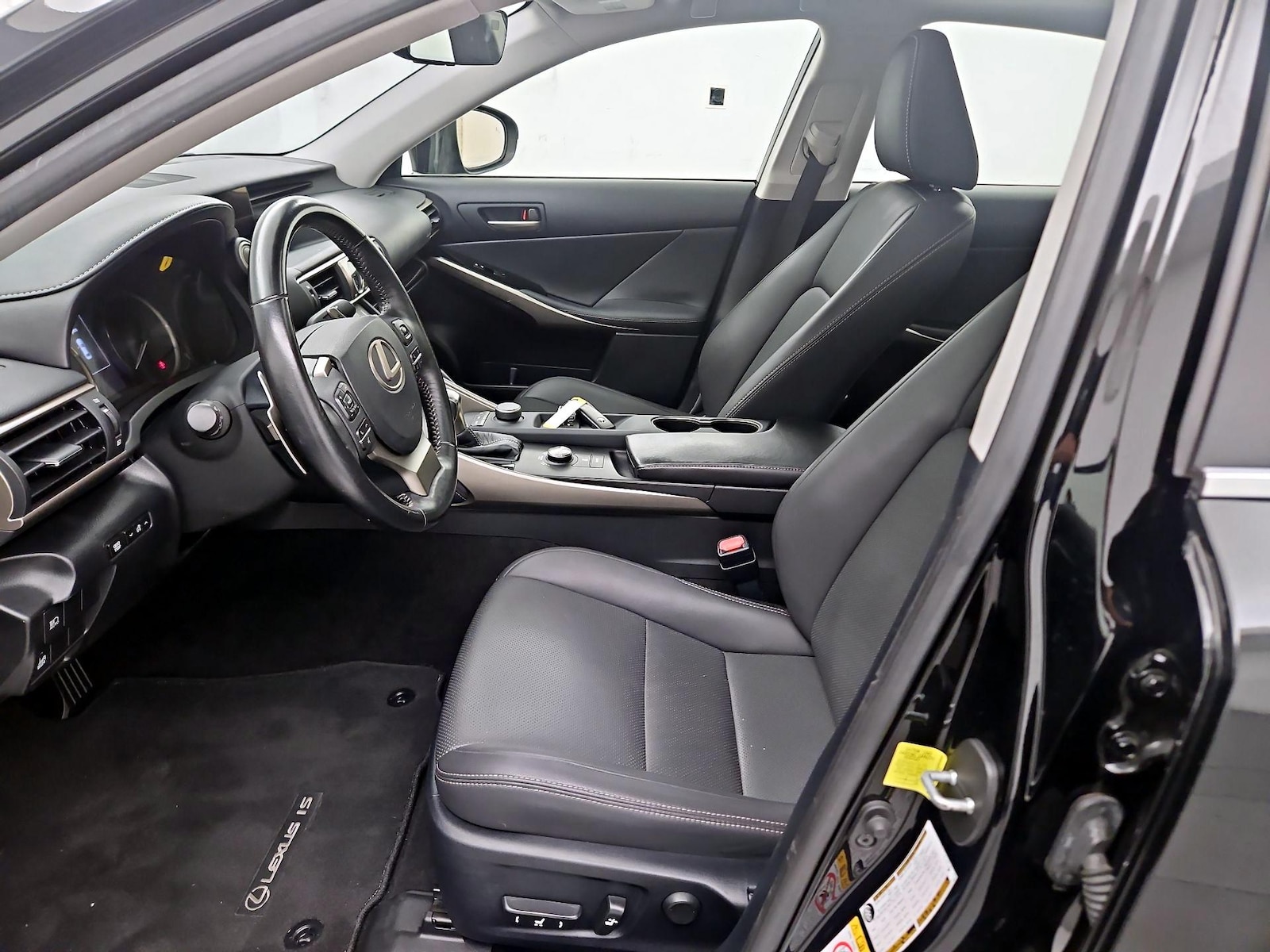 Power Seat(s) & Side Airbags