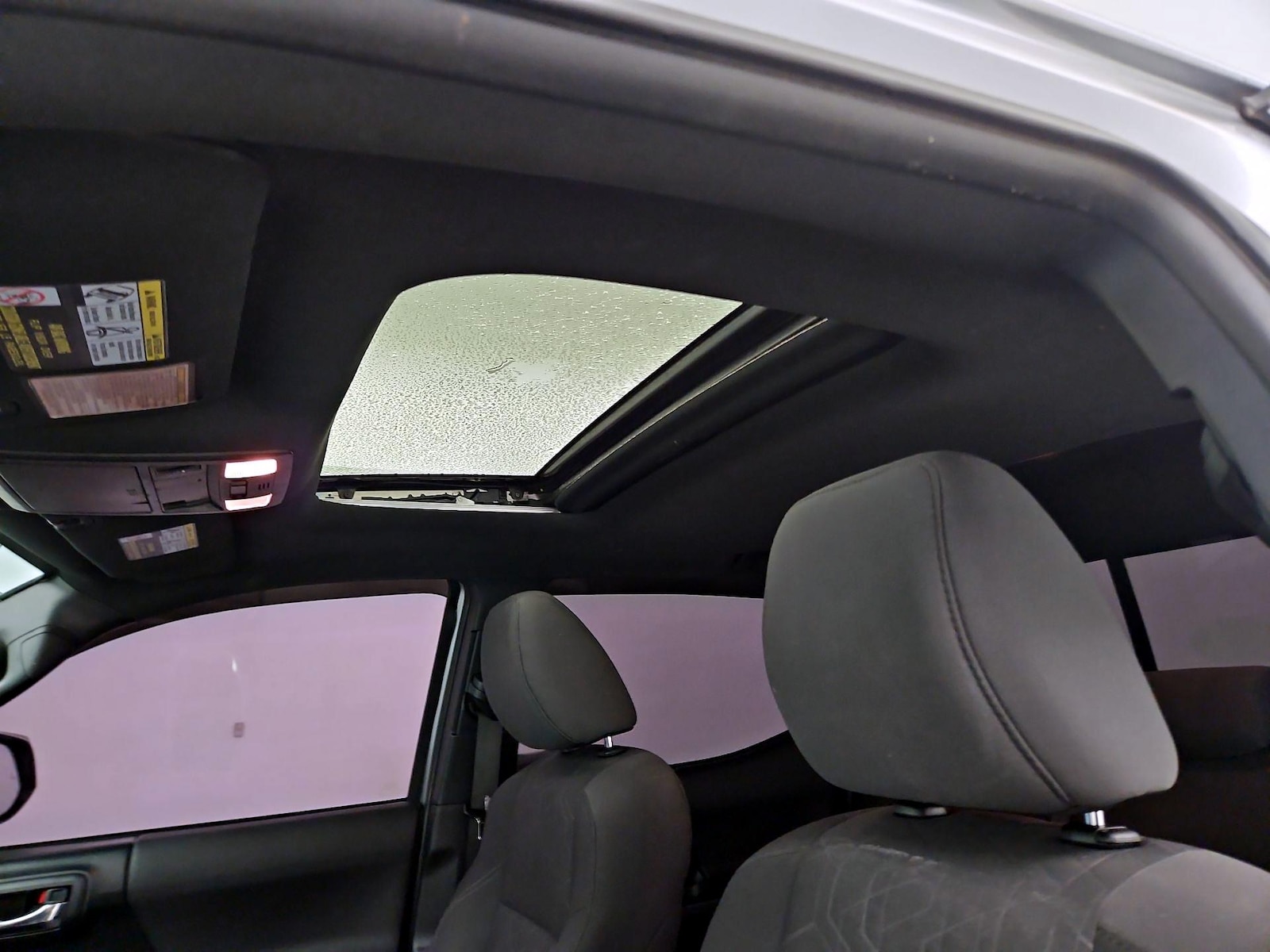 Sunroof(s) & Overhead Airbags