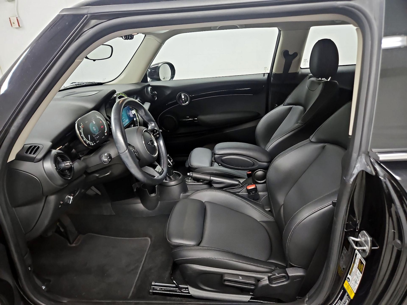 Side Airbags & Leatherette Seats