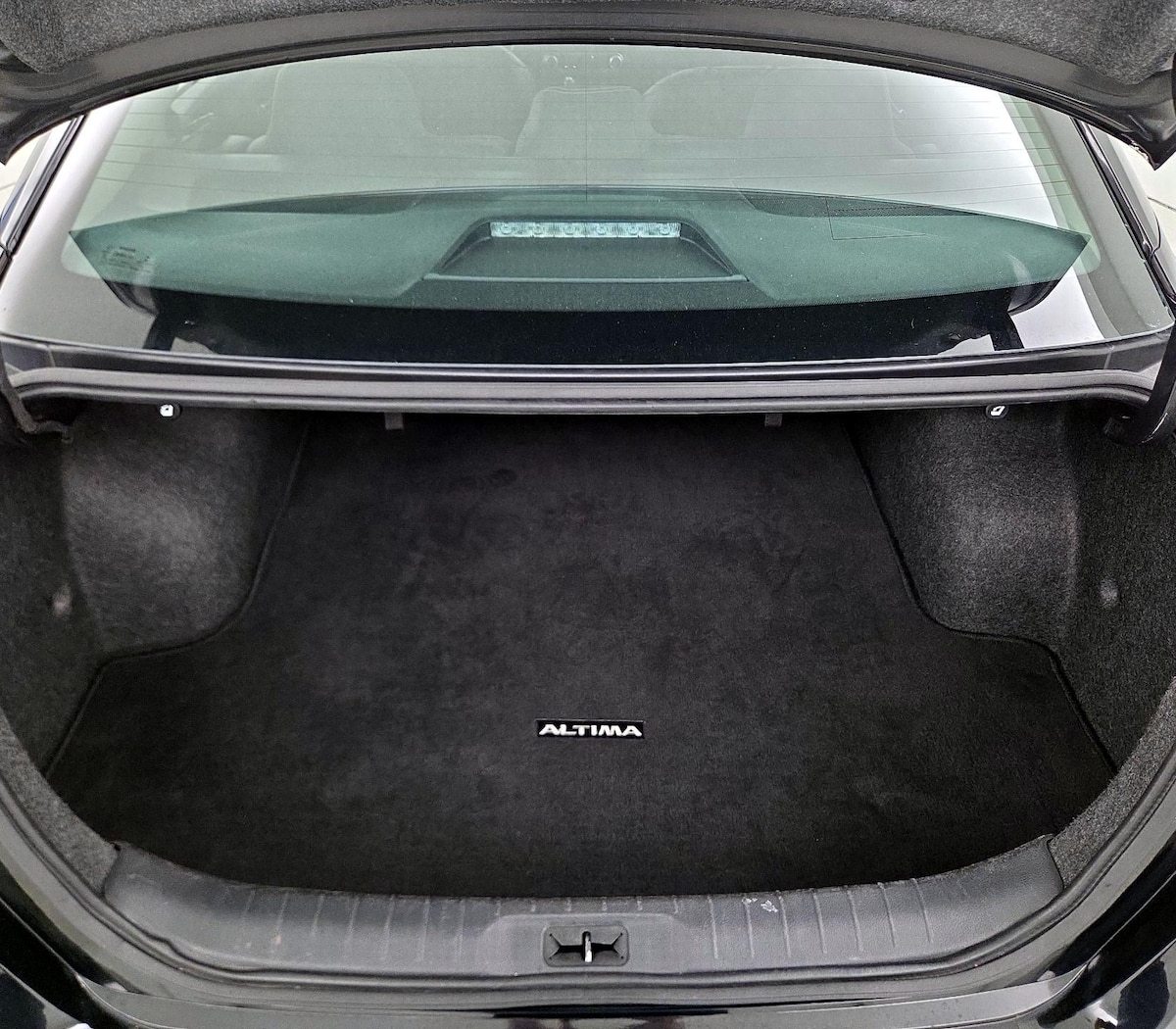 Trunk/Cargo (Seats Up)