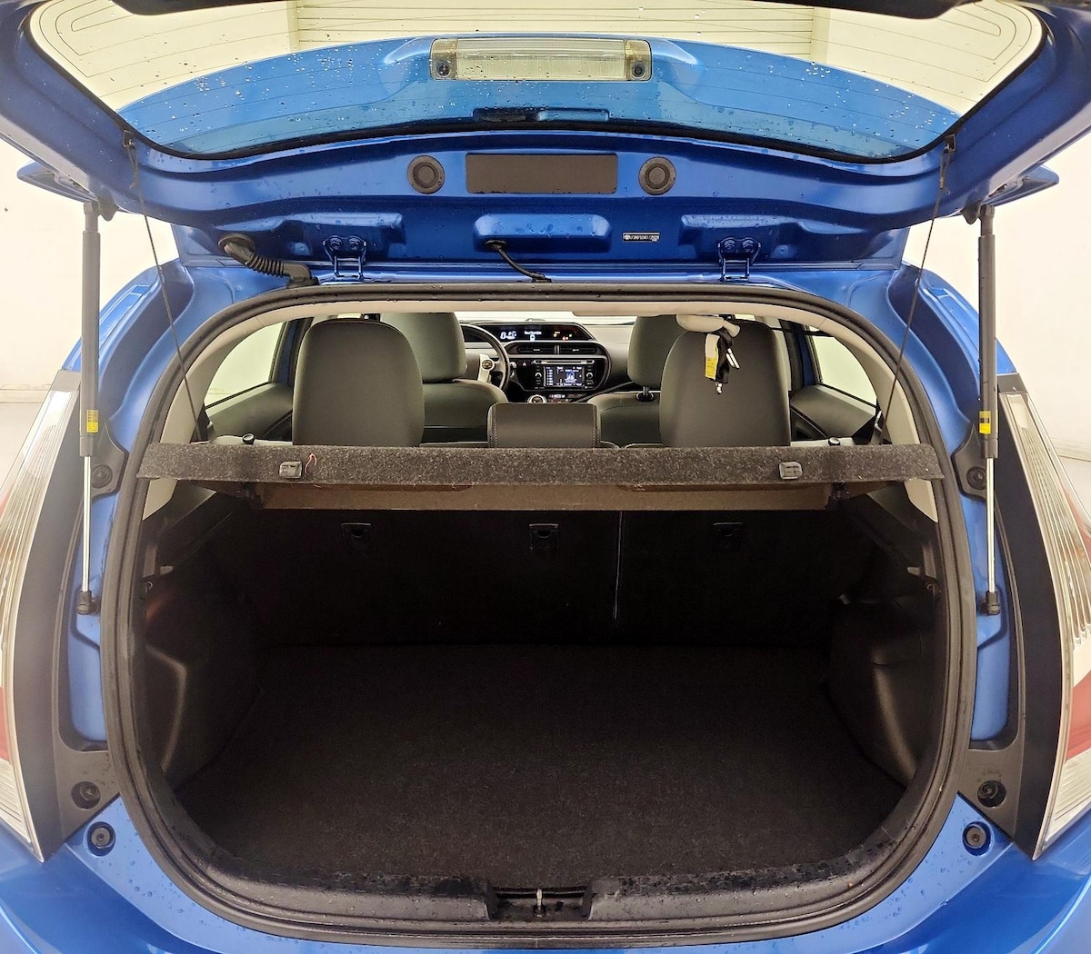 Trunk/Cargo (Seats Up)