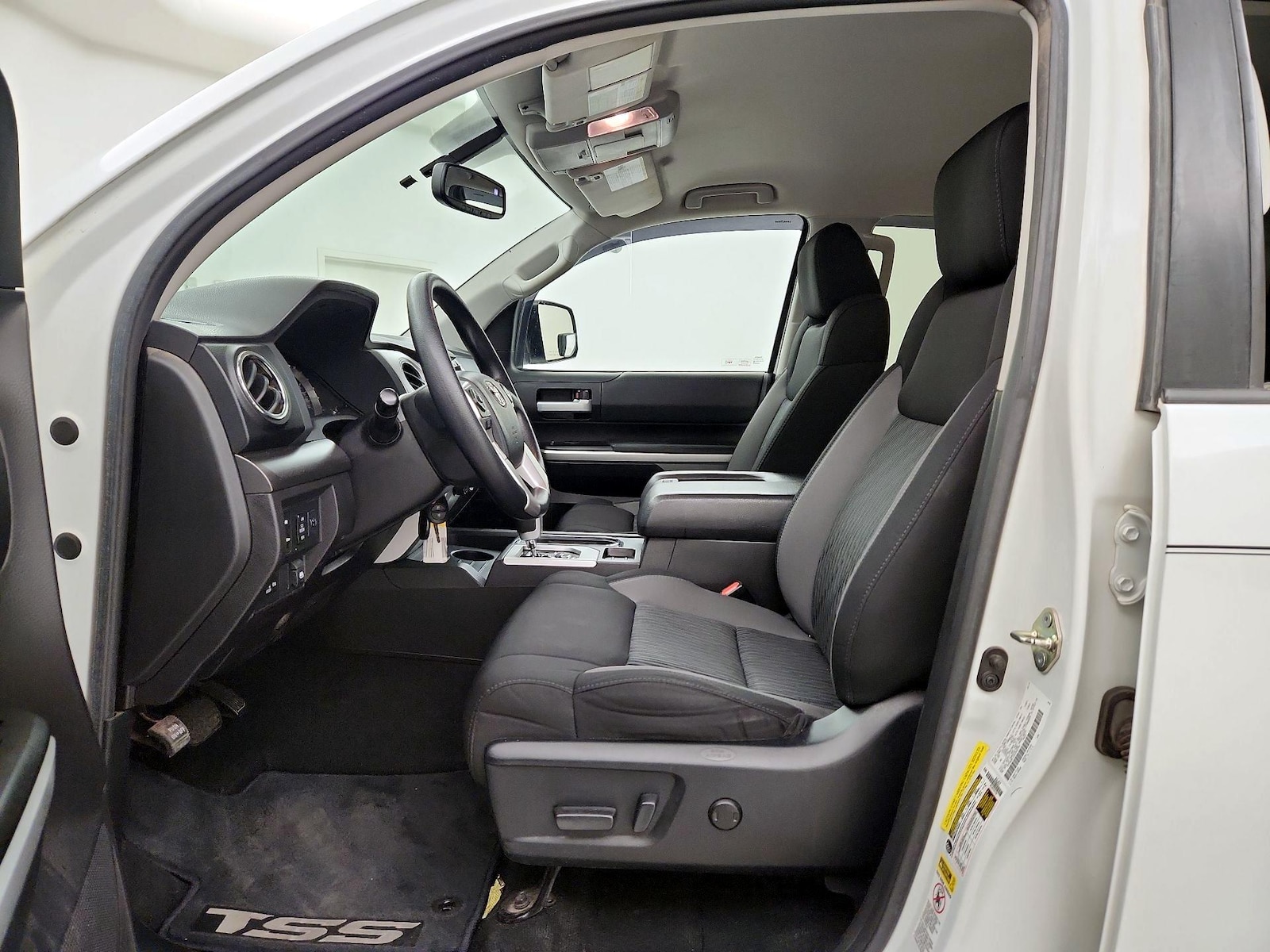 Power Seat(s) & Side Airbags