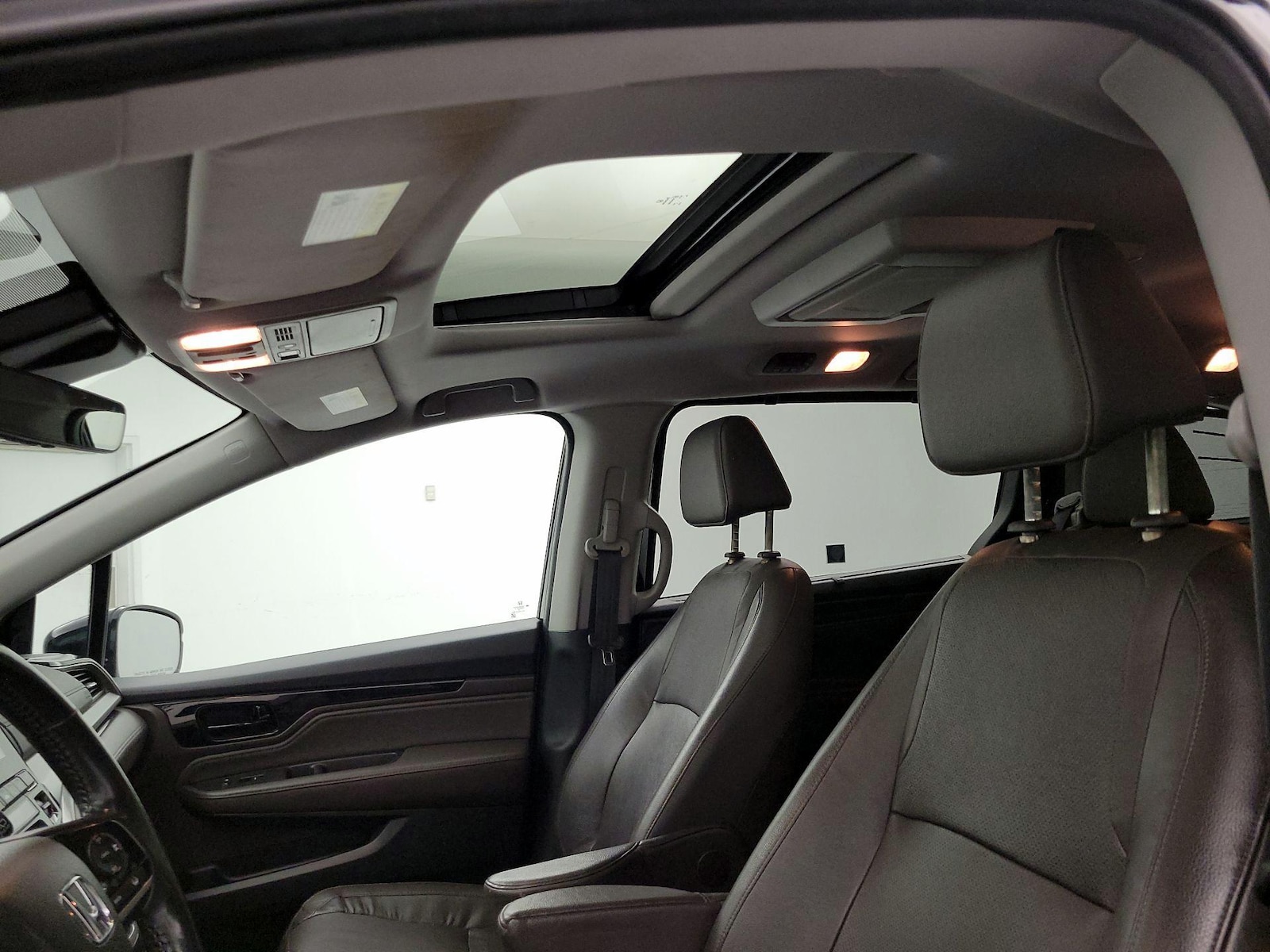 Sunroof(s) & Overhead Airbags