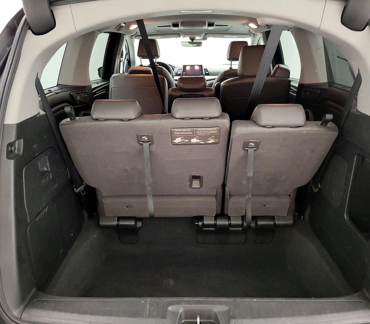 Trunk/Cargo (Seats Up)