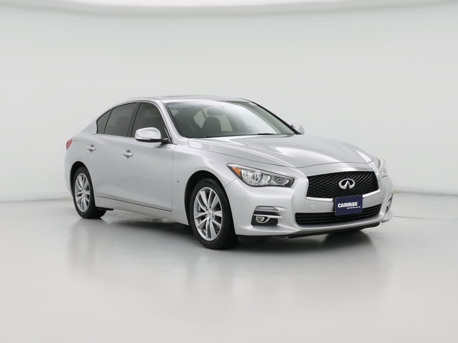 2015 INFINITI Q50