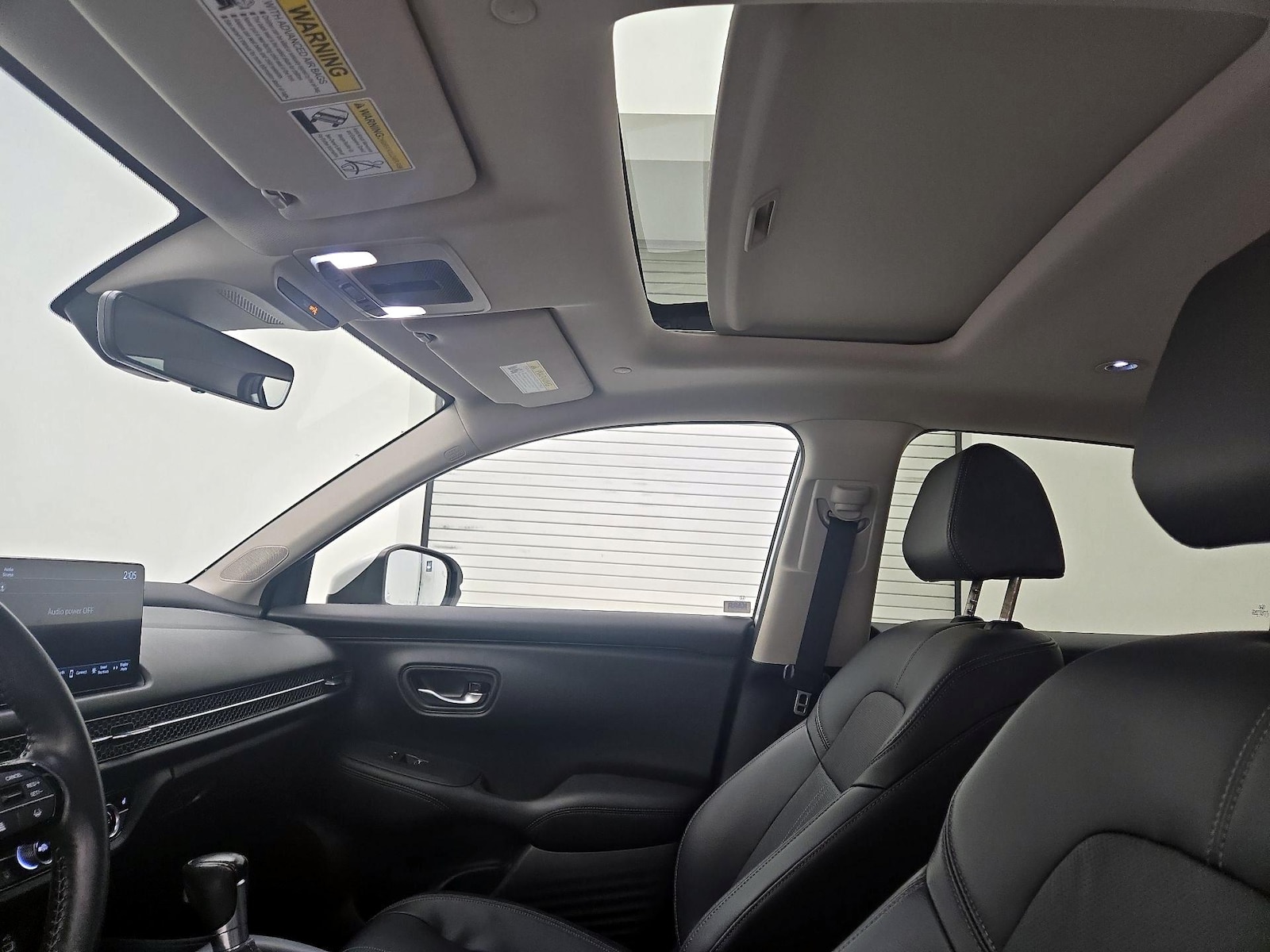 Sunroof(s) & Overhead Airbags