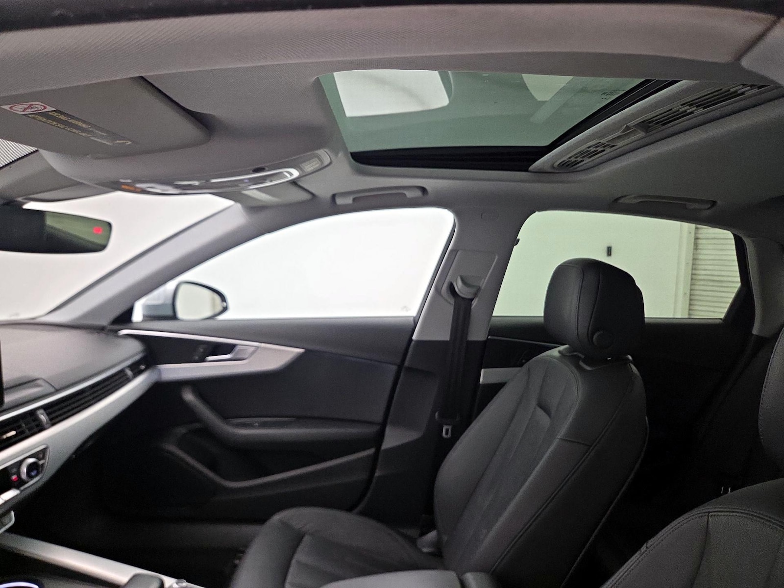 Sunroof(s) & Overhead Airbags