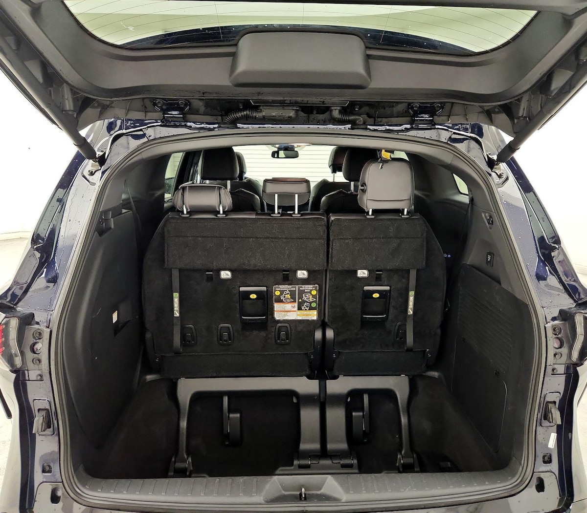 Trunk/Cargo (Seats Up)