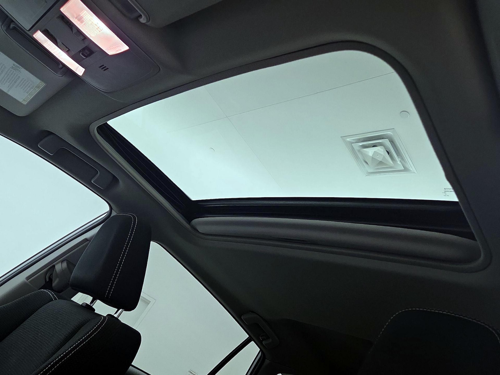 Sunroof(s) & Overhead Airbags