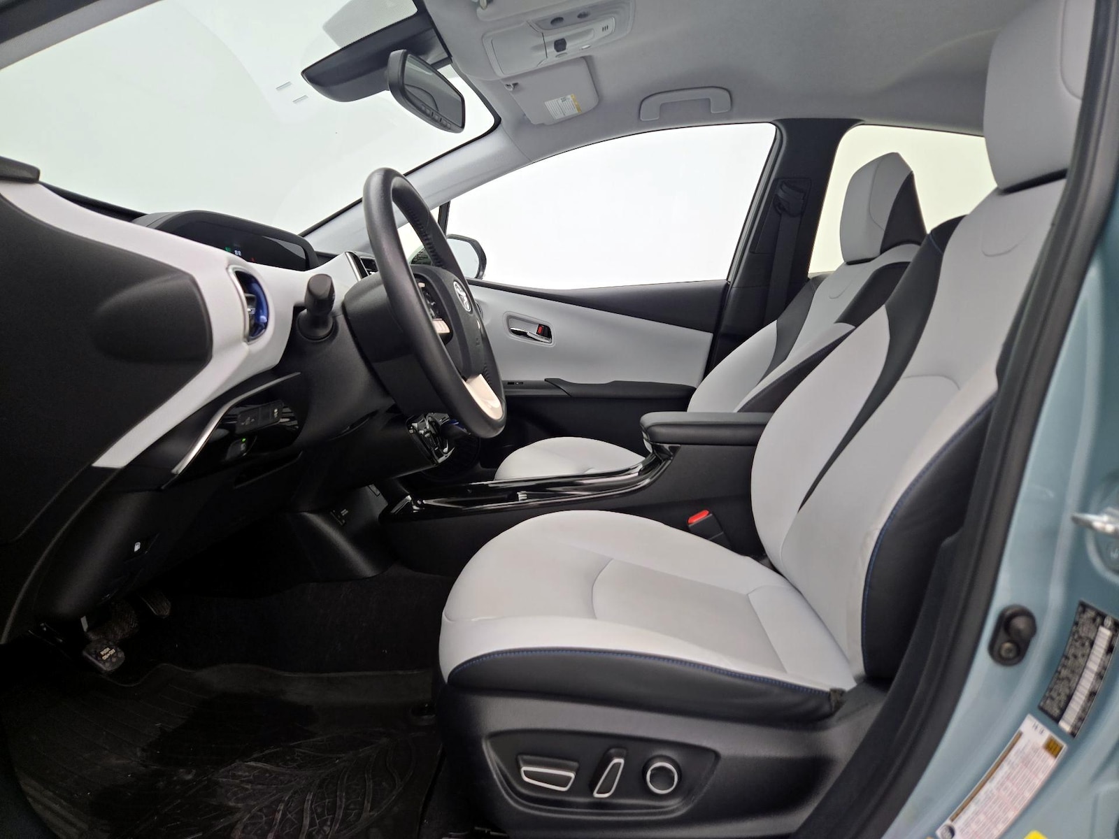 Side Airbags & Leatherette Seats