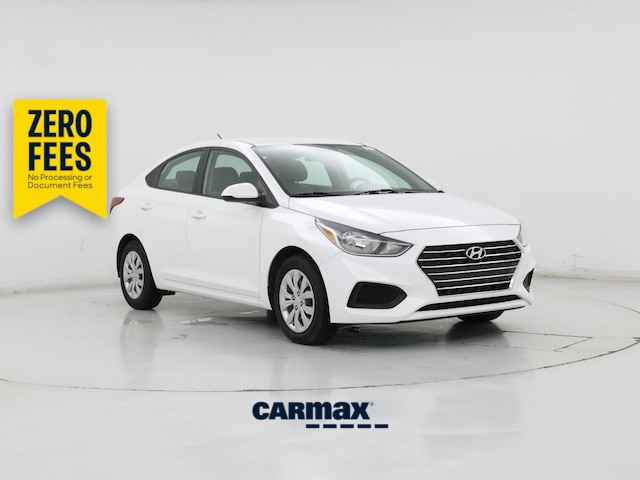 White 2022 Hyundai Accent Sedan Front-Wheel Drive Automatic