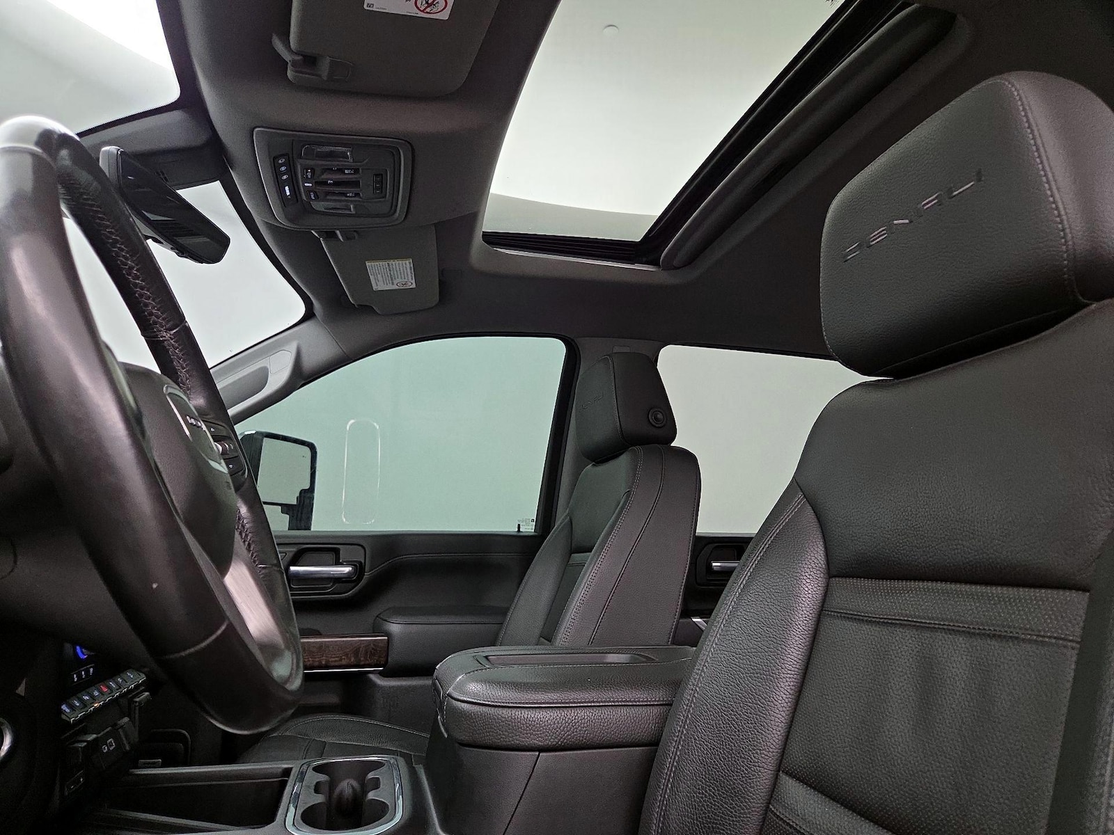 Sunroof(s) & Overhead Airbags