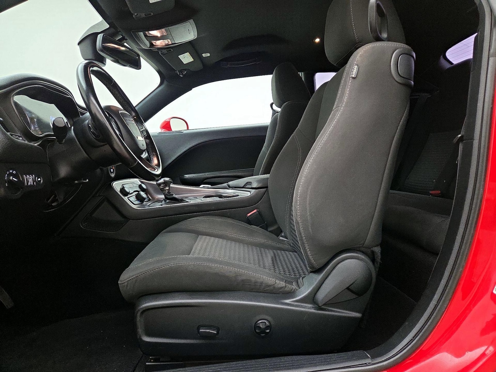 Power Seat(s) & Side Airbags