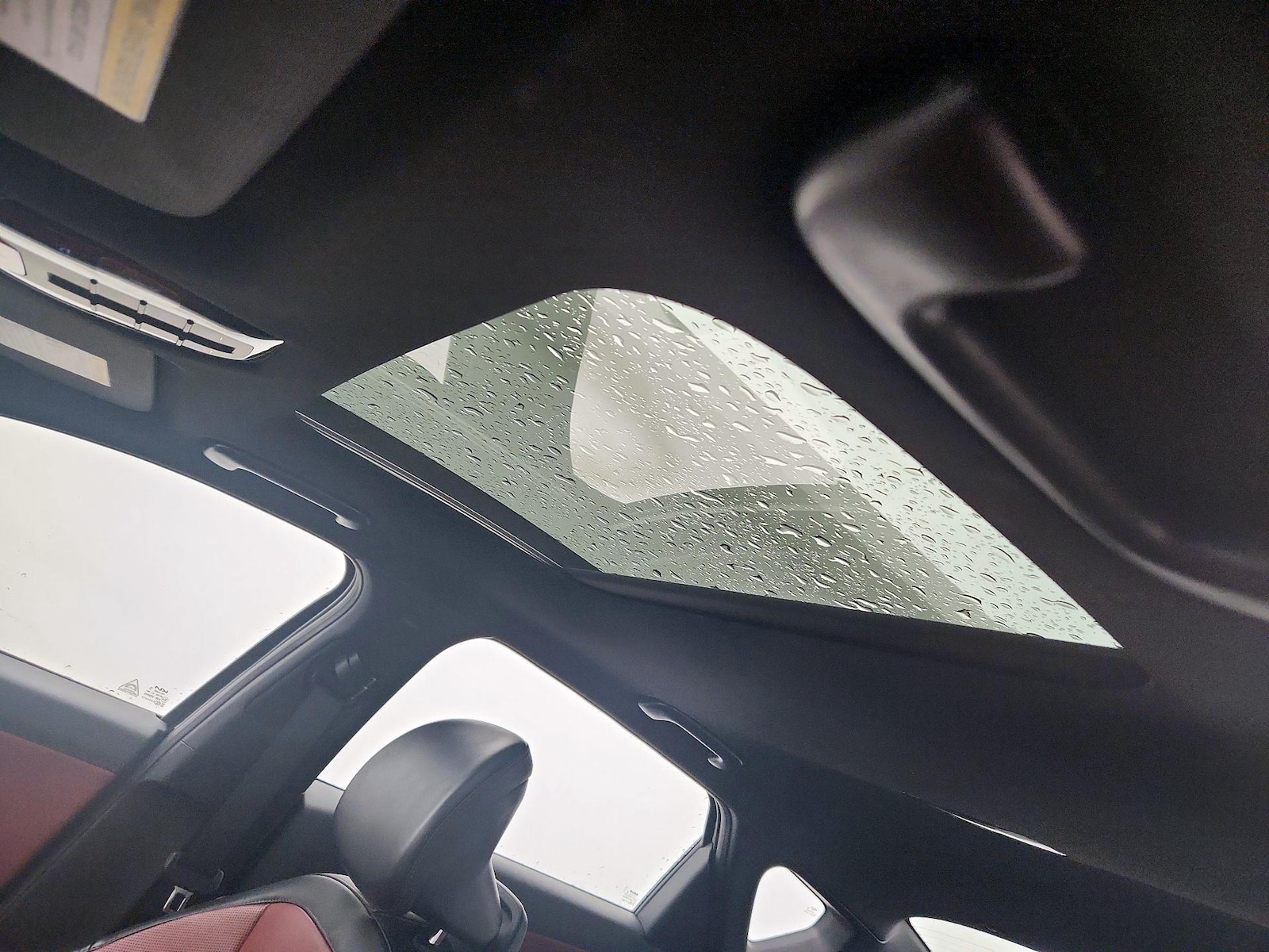 Sunroof(s) & Overhead Airbags