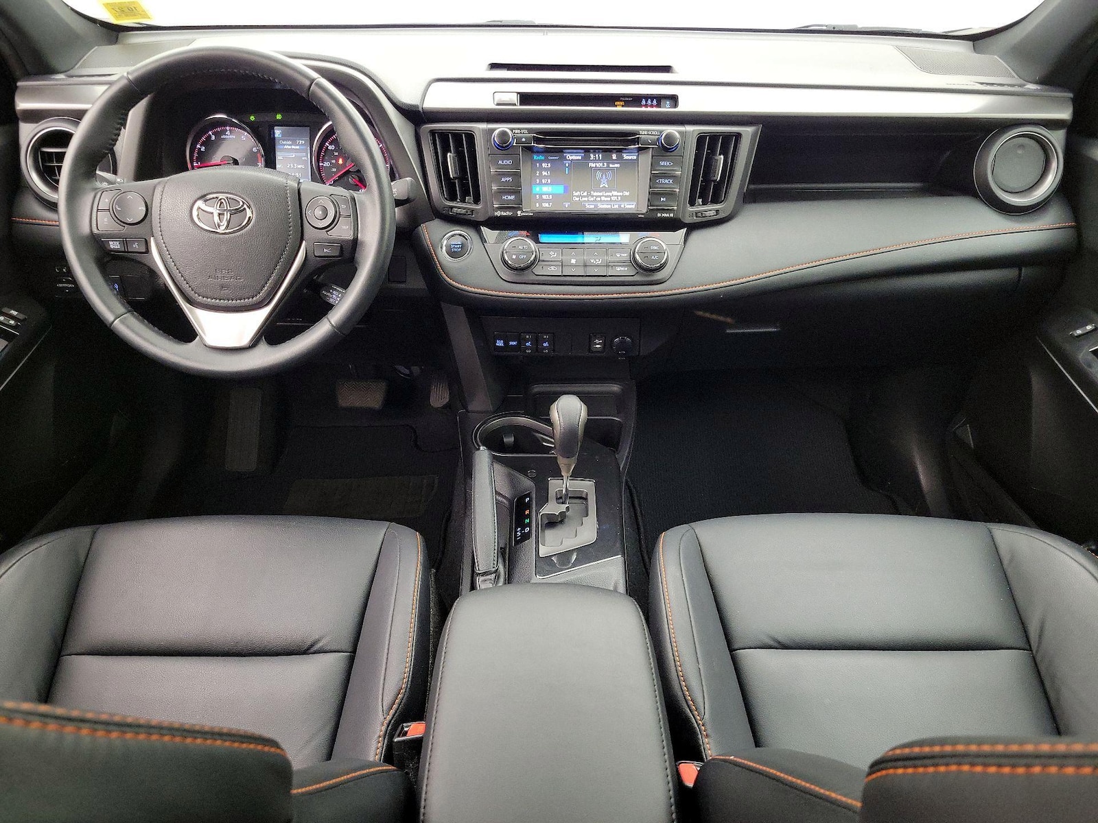 2017 Toyota RAV4 SE - Photo 10