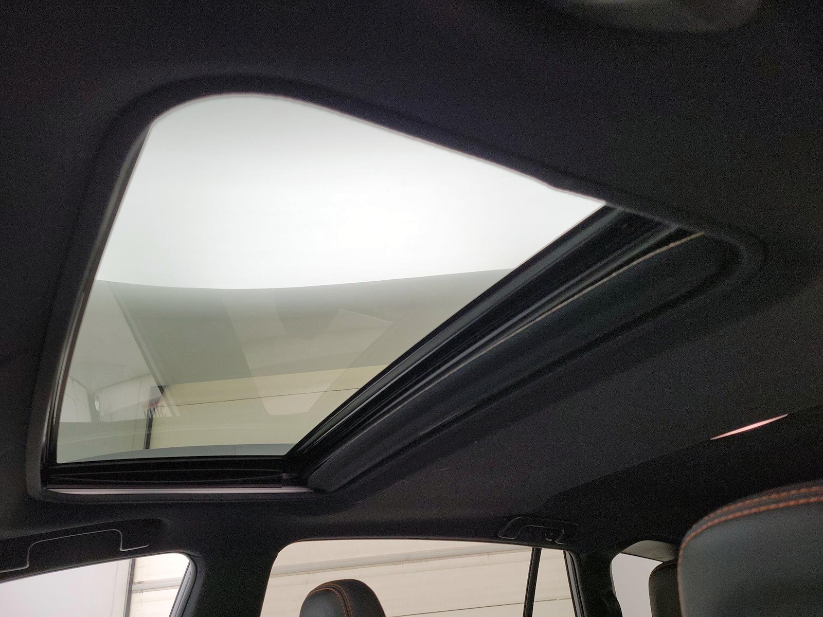 2017 Toyota RAV4 SE - Photo 20