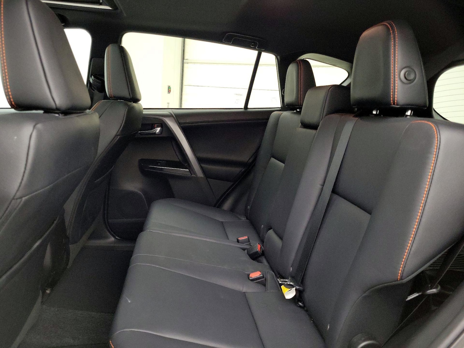 2017 Toyota RAV4 SE - Photo 21