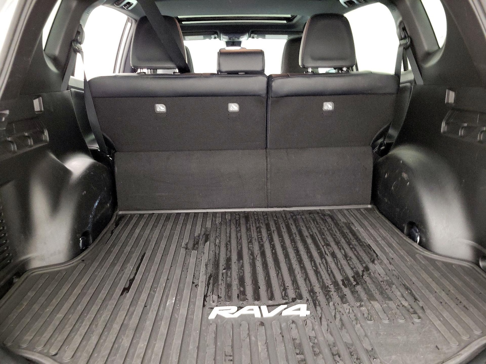 2017 Toyota RAV4 SE - Photo 22