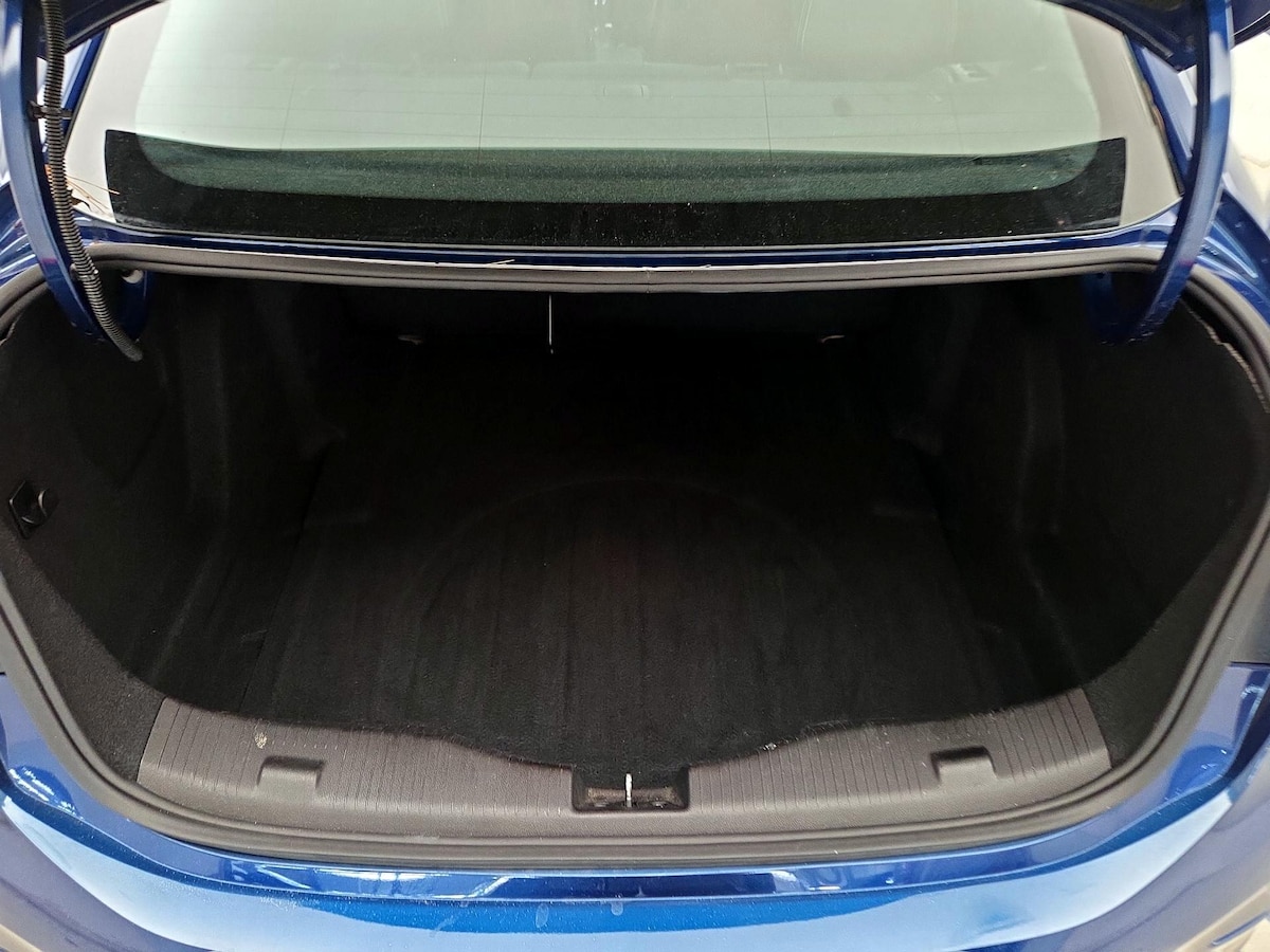 Trunk/Cargo (Seats Up)