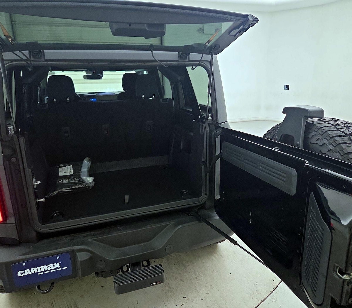 Trunk/Cargo (Seats Up)