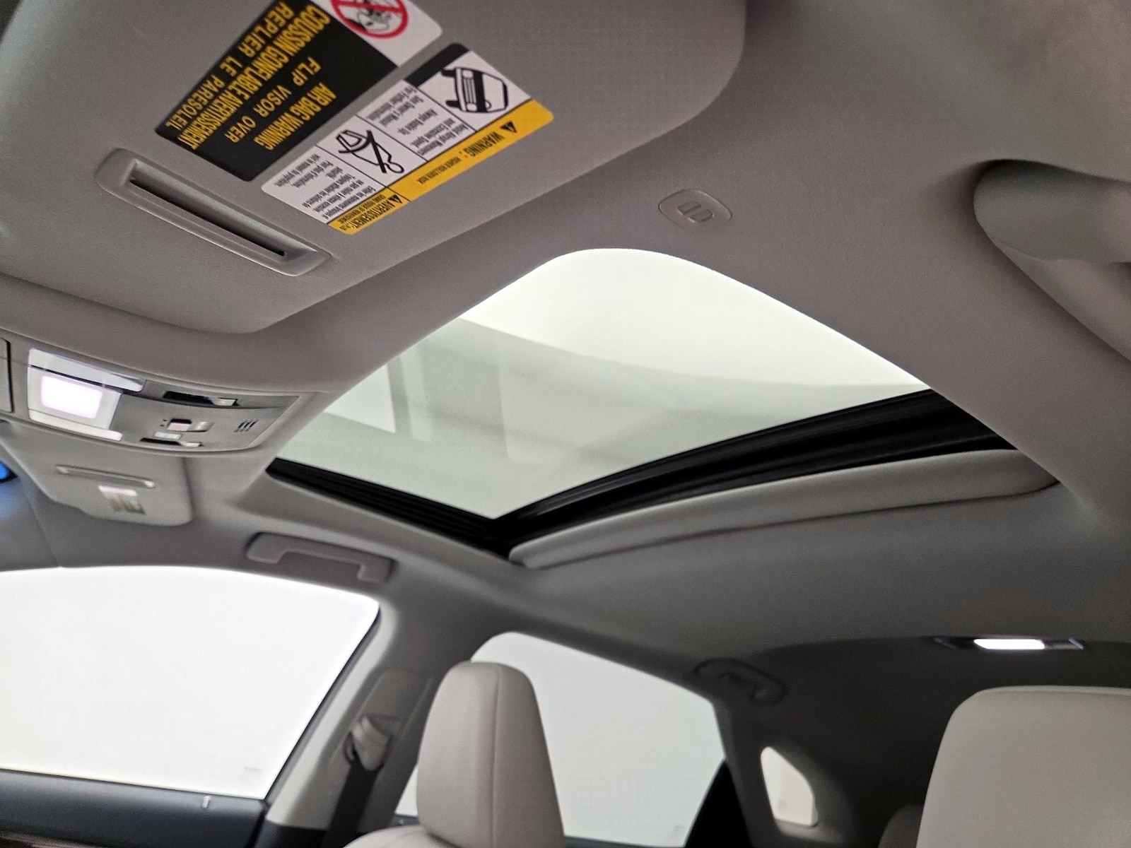 Sunroof(s) & Overhead Airbags