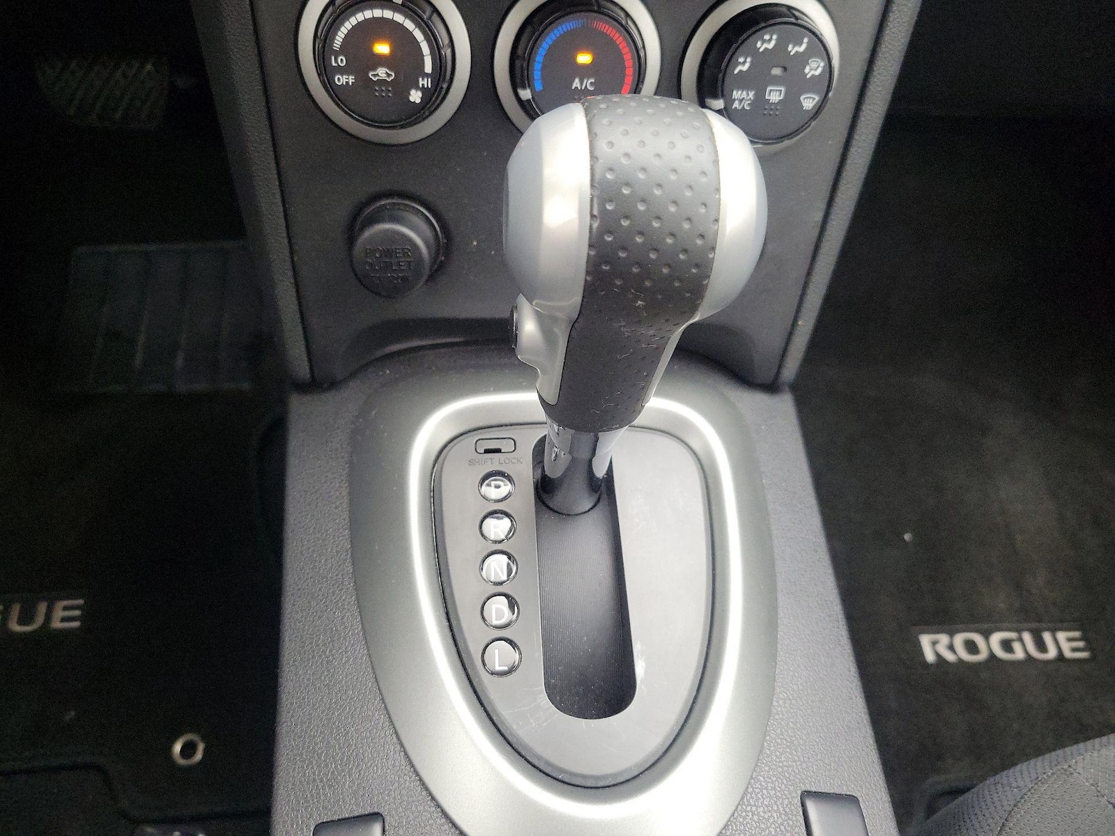 2015 Nissan Rogue Select S - Photo 18