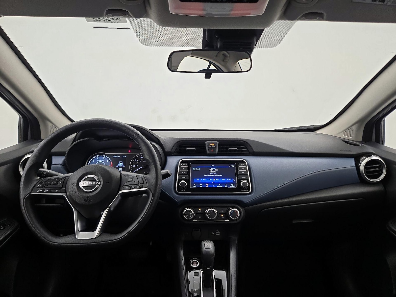 2025 Nissan Versa Sedan SV - Photo 10
