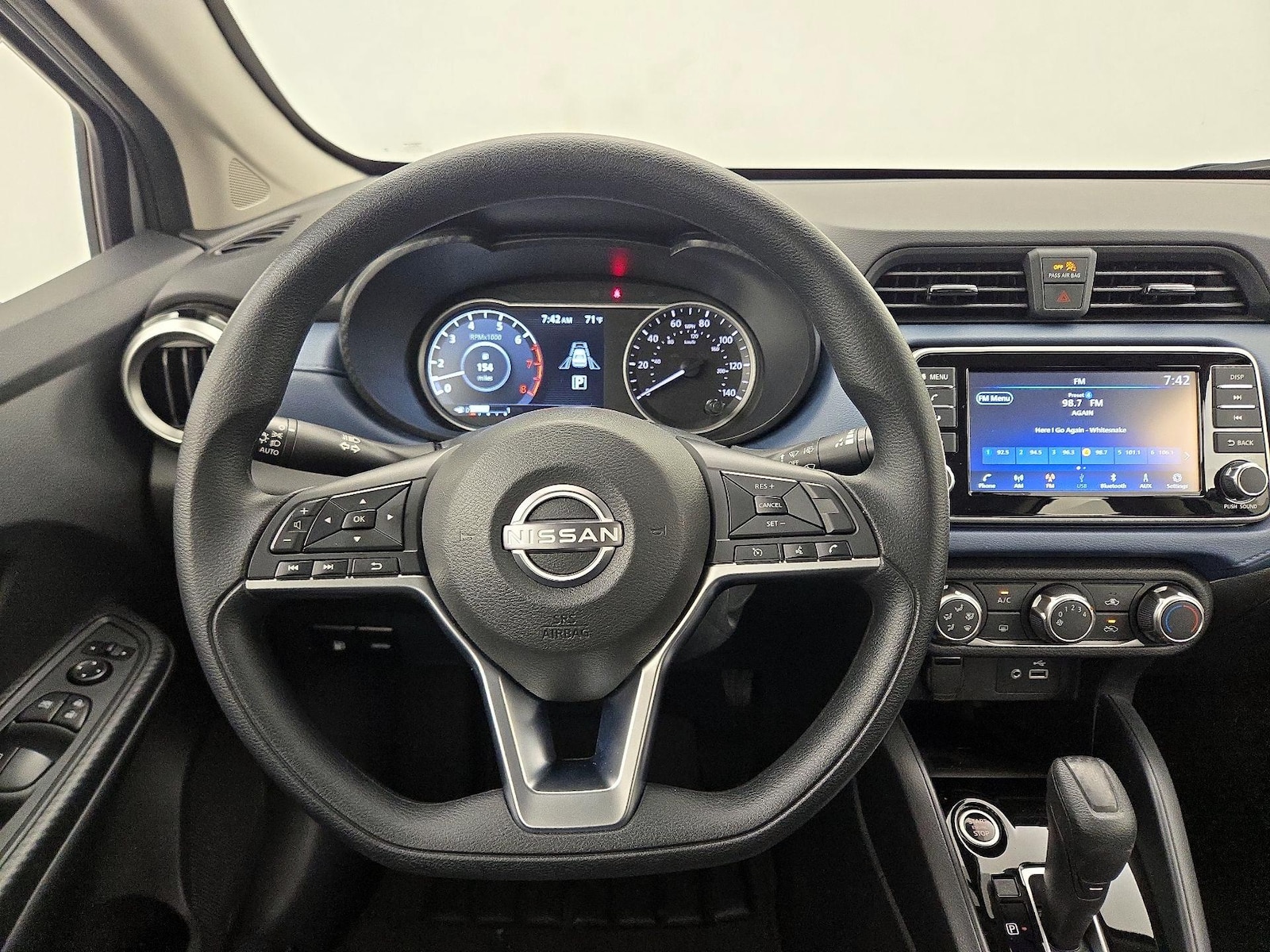 2025 Nissan Versa Sedan SV - Photo 11