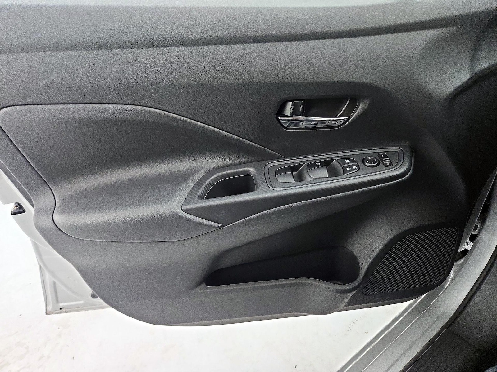 2025 Nissan Versa Sedan SV - Photo 13