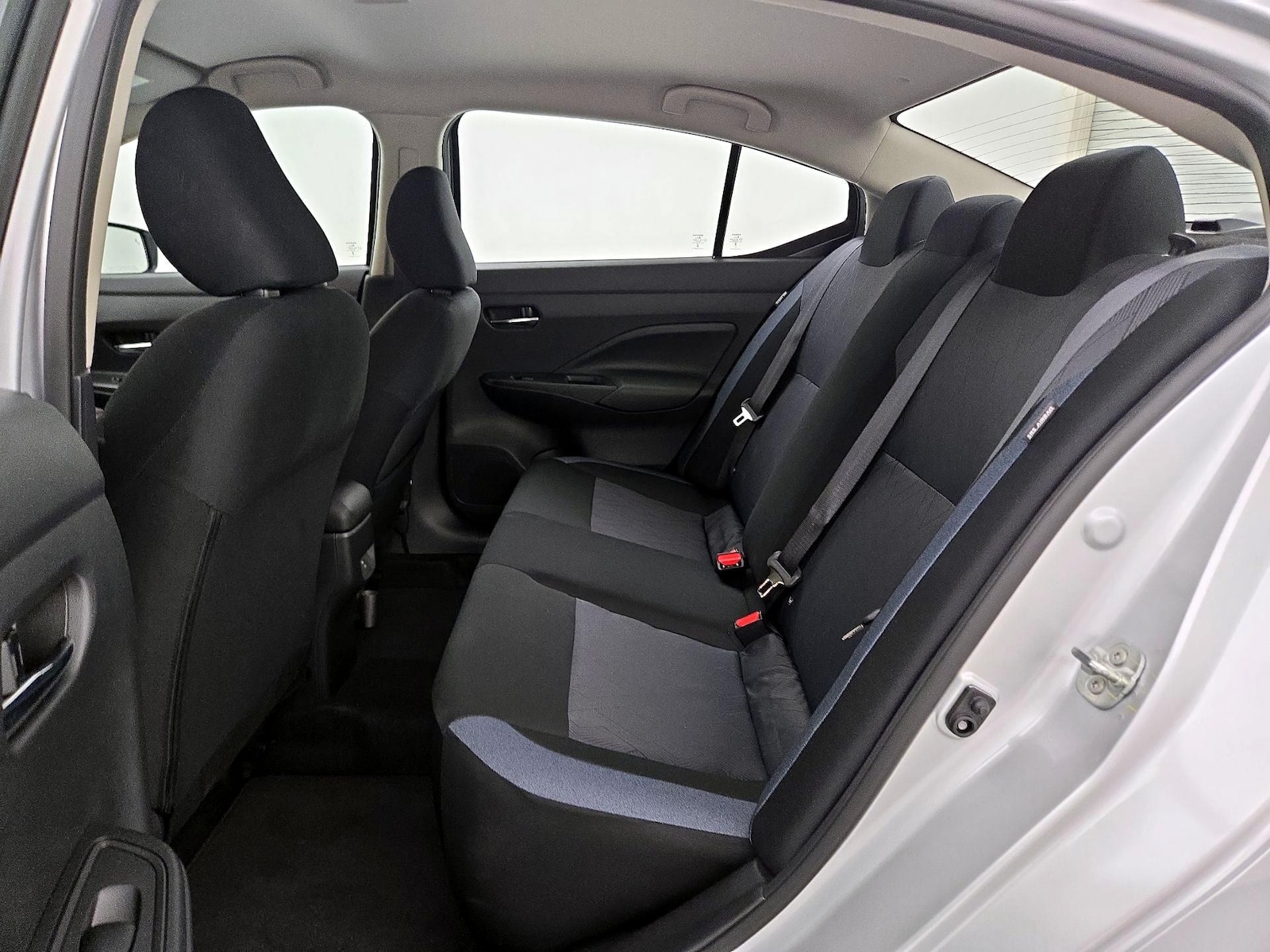 2025 Nissan Versa Sedan SV - Photo 19