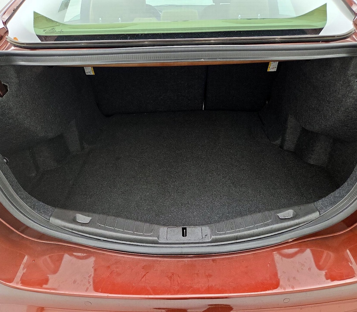 Trunk/Cargo (Seats Up)