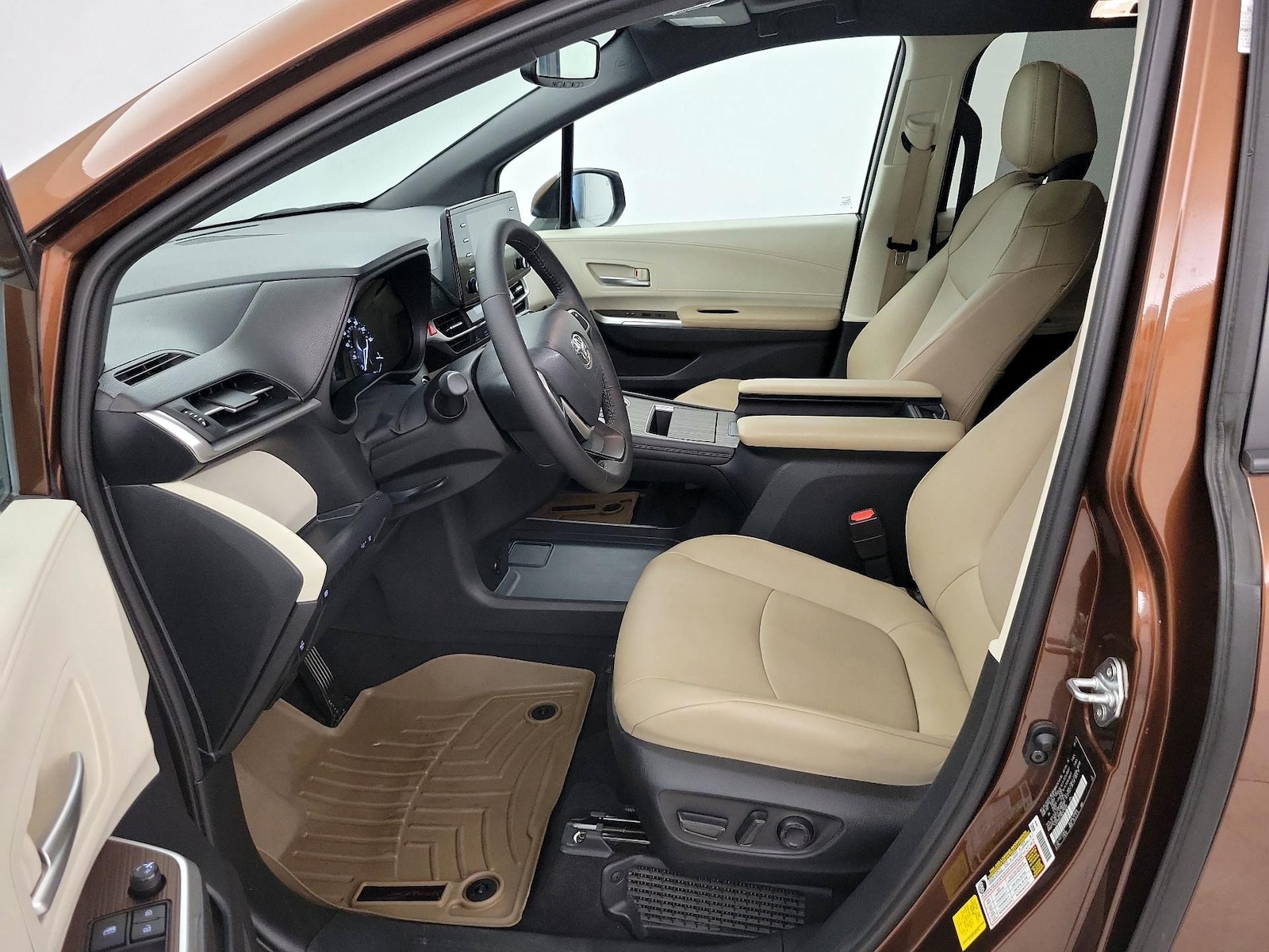 2022 Toyota Sienna XLE - Photo 12