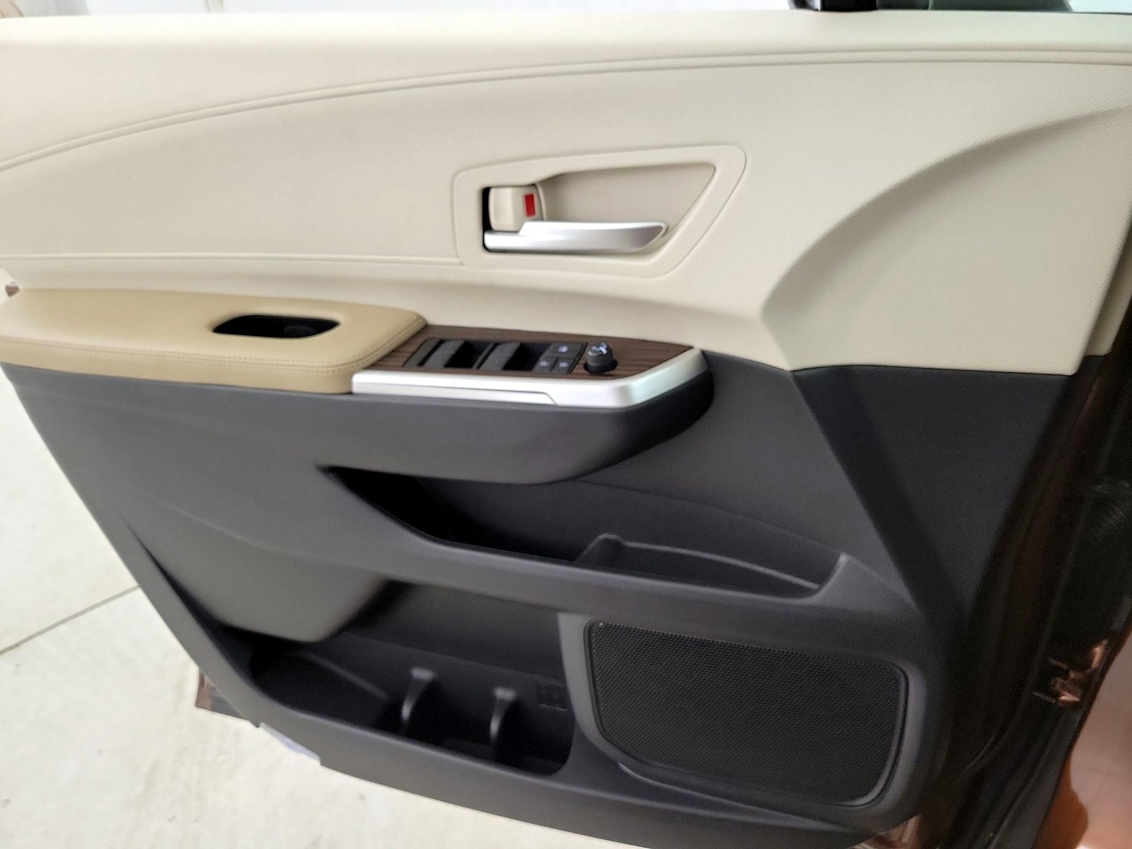 2022 Toyota Sienna XLE - Photo 13