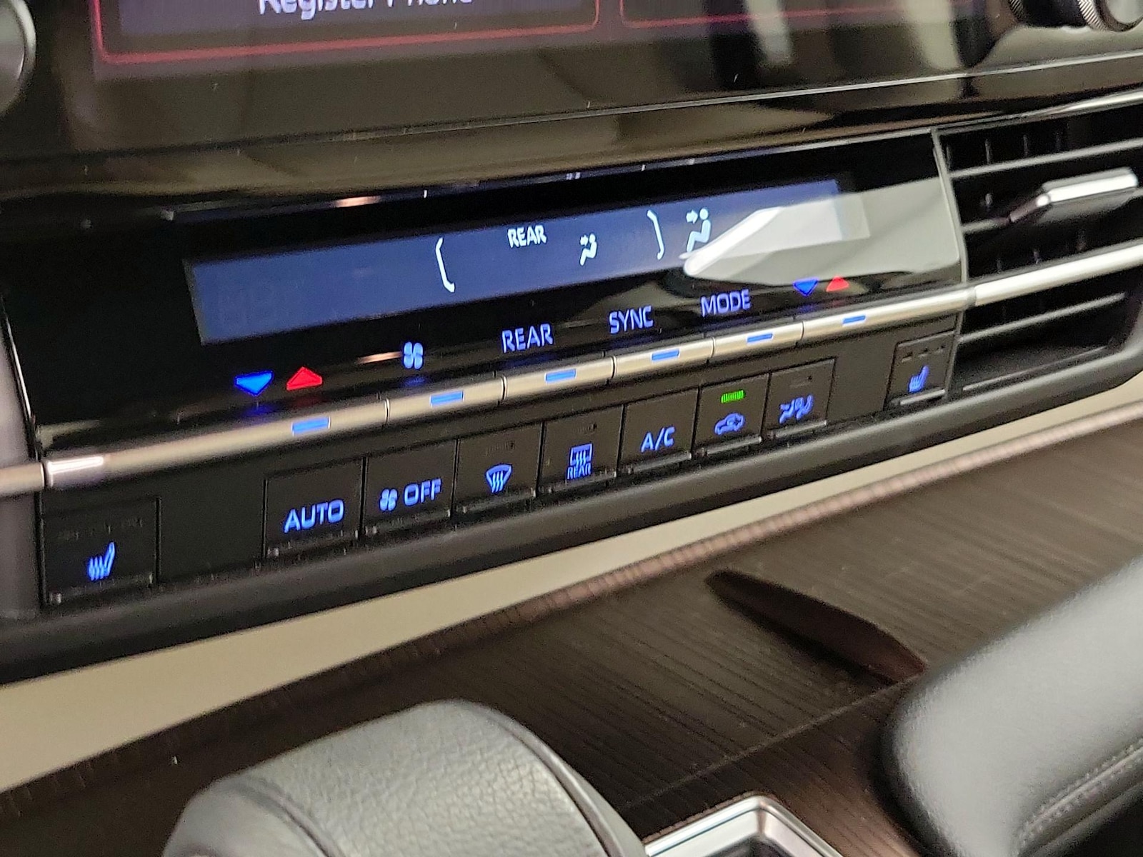 2022 Toyota Sienna XLE - Photo 17