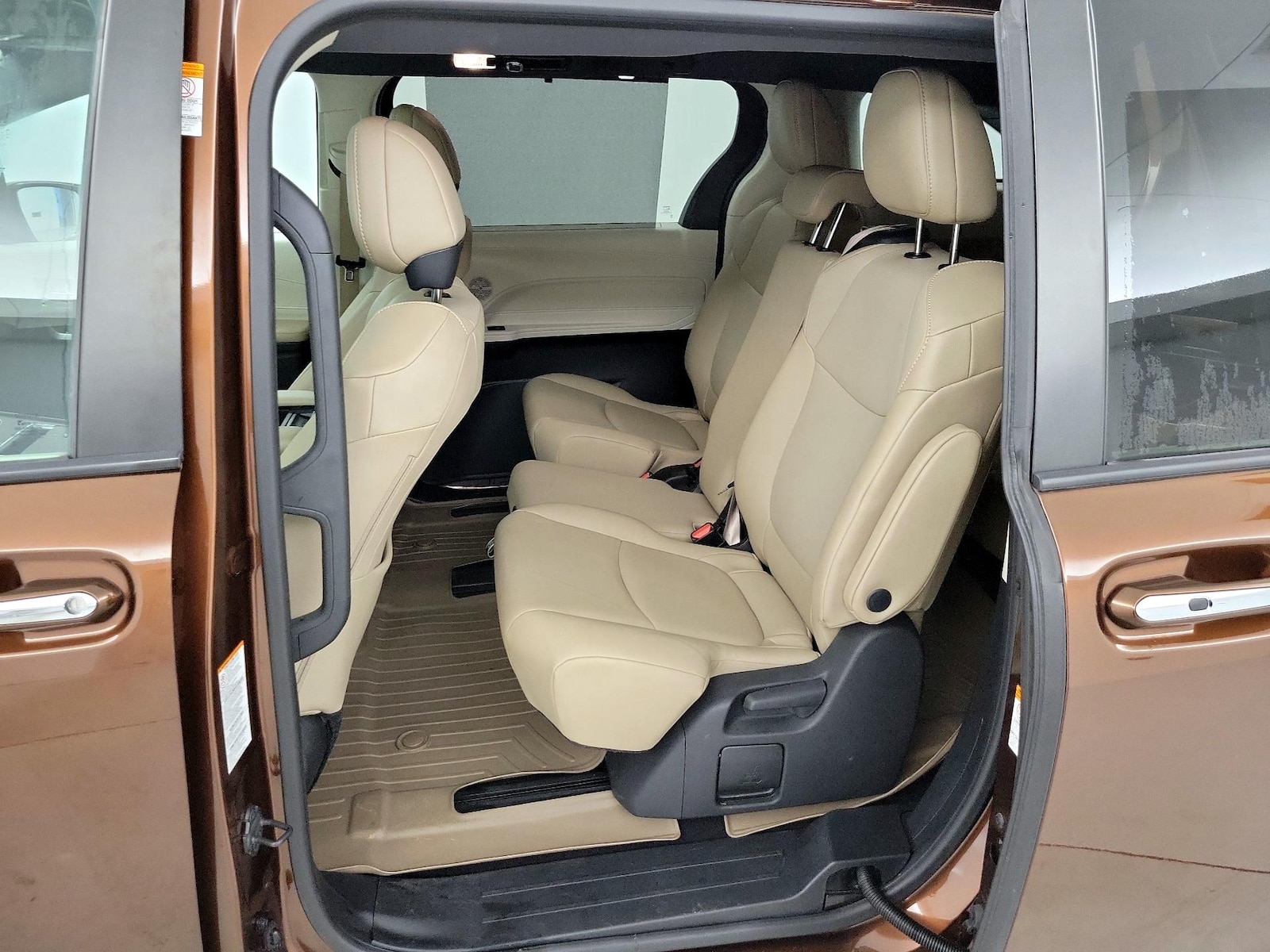 2022 Toyota Sienna XLE - Photo 21