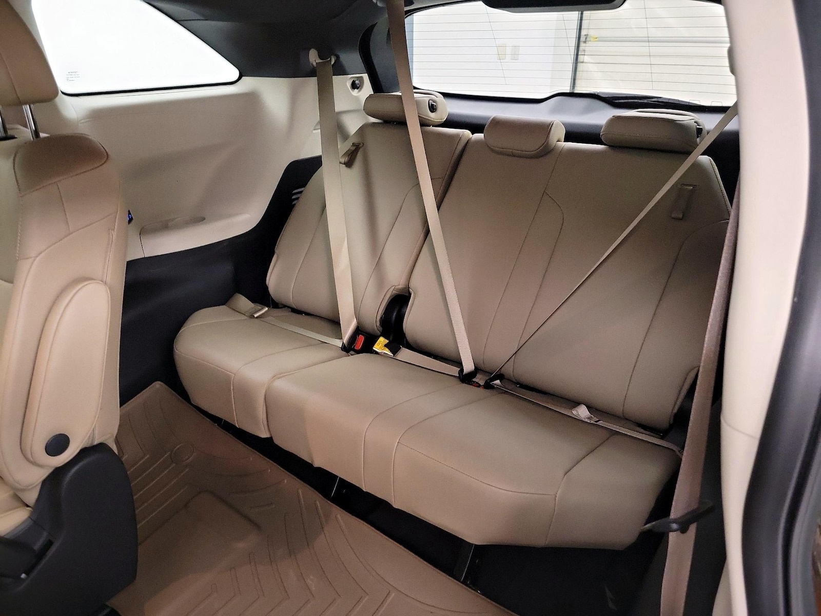 2022 Toyota Sienna XLE - Photo 22