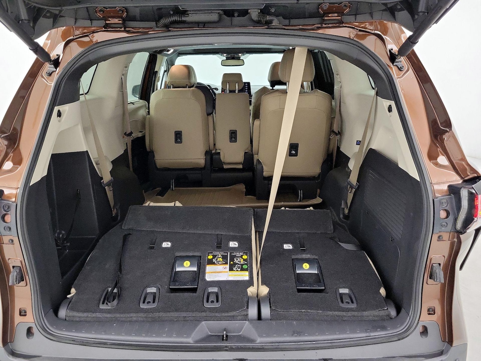 2022 Toyota Sienna XLE - Photo 24