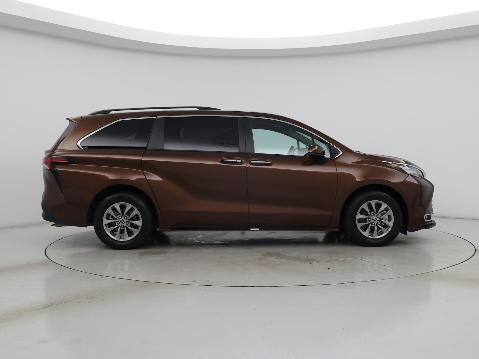 2022 Toyota Sienna XLE - Photo 8