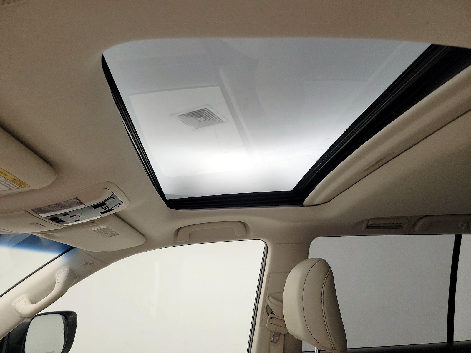 Sunroof(s) & Overhead Airbags