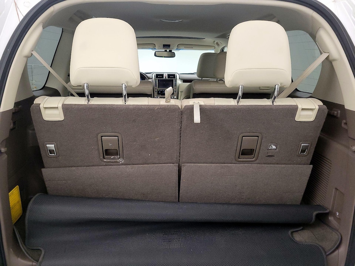Trunk/Cargo (Seats Up)