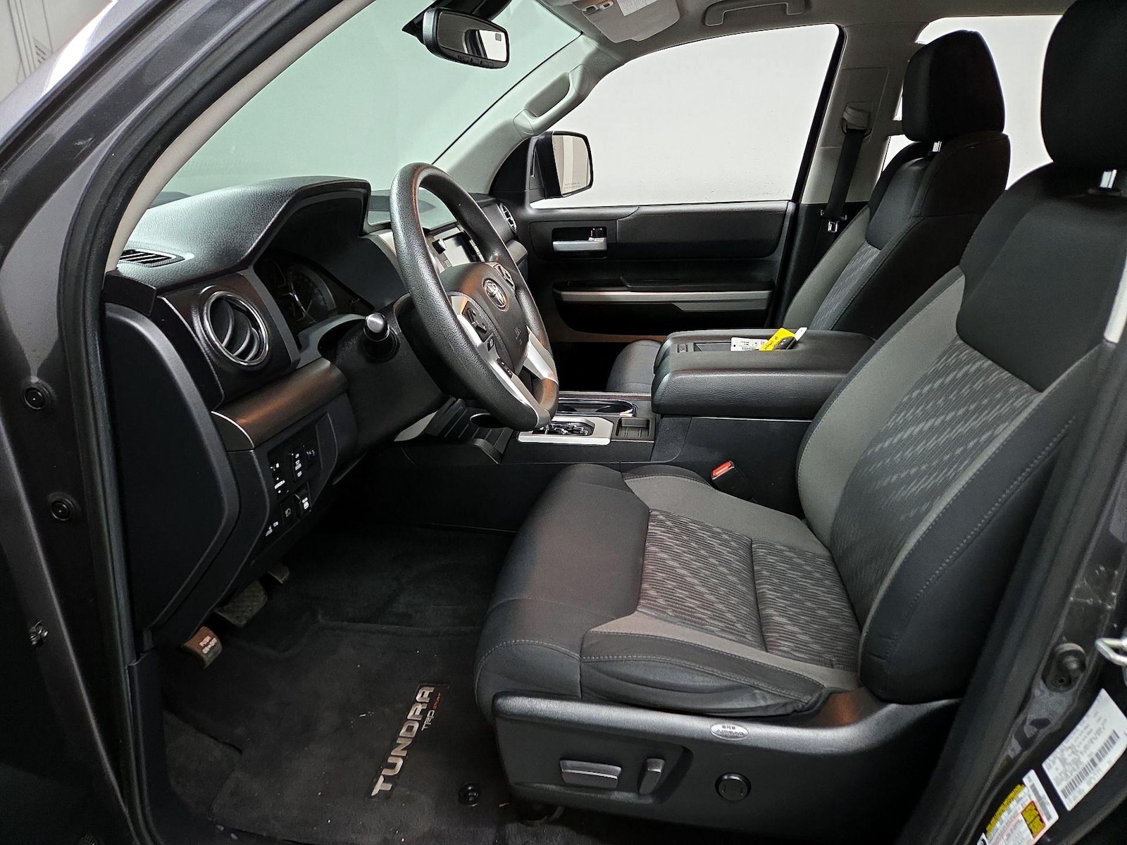 Power Seat(s) & Side Airbags
