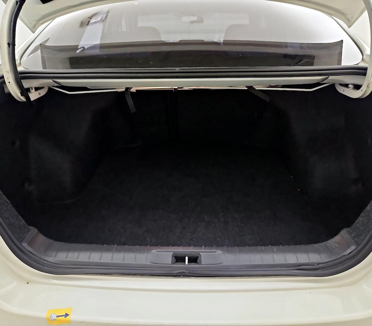Trunk/Cargo (Seats Up)