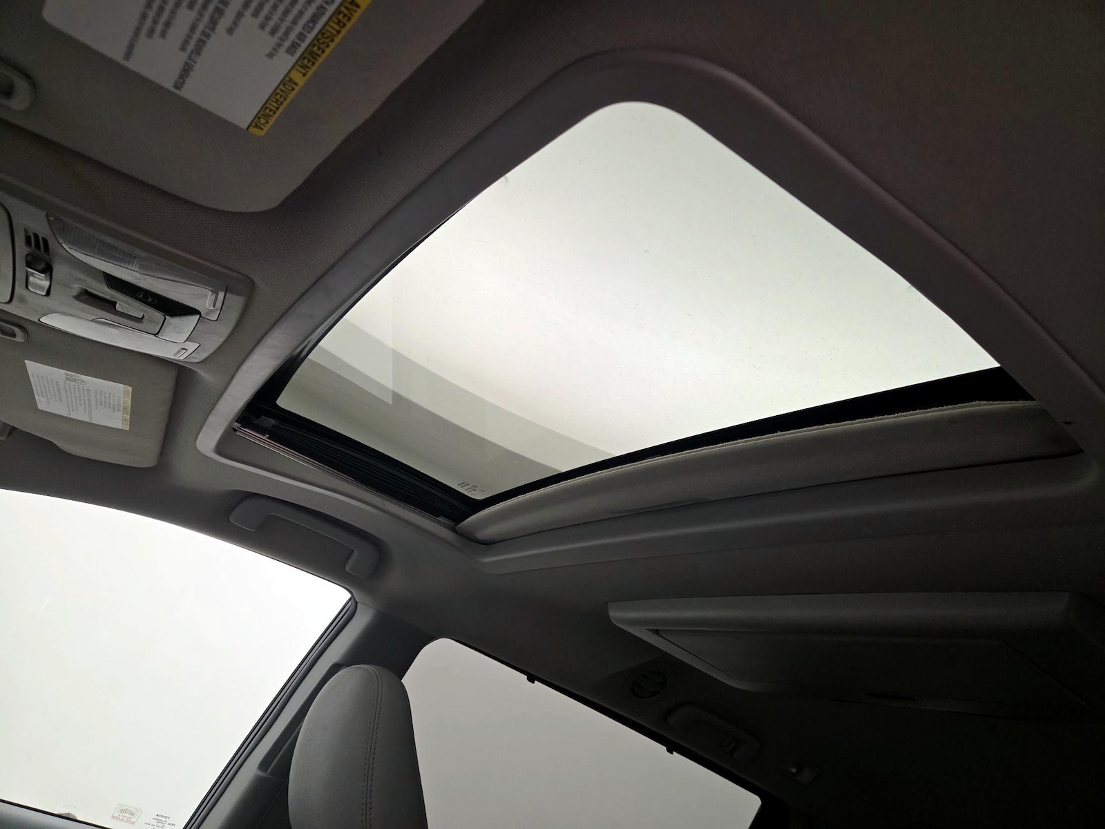 Sunroof(s) & Overhead Airbags