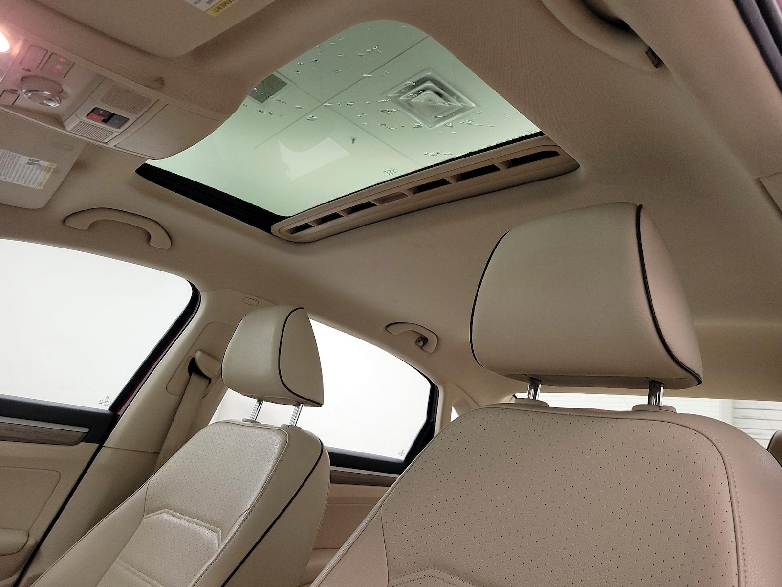 Sunroof(s) & Overhead Airbags