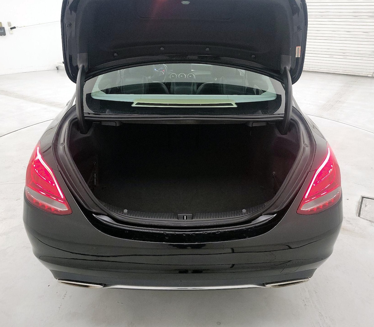 Trunk/Cargo (Seats Up)