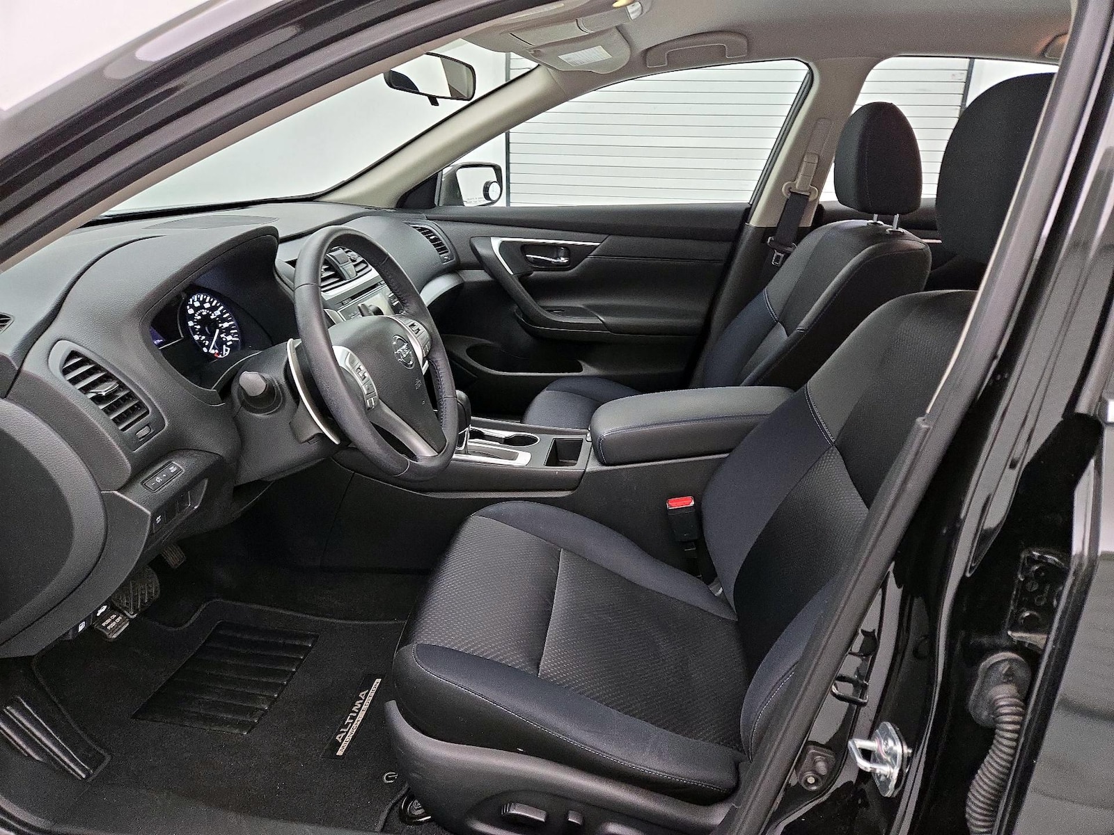 Power Seat(s) & Side Airbags