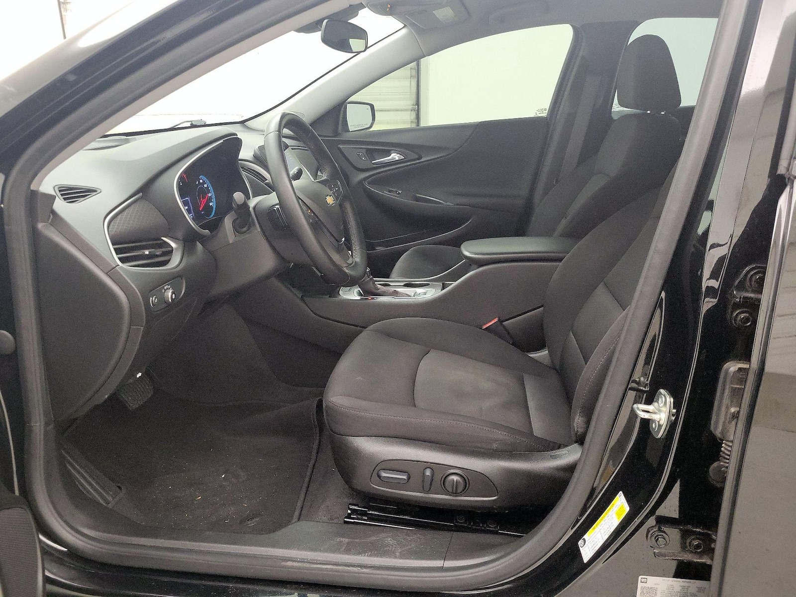 Power Seat(s) & Side Airbags
