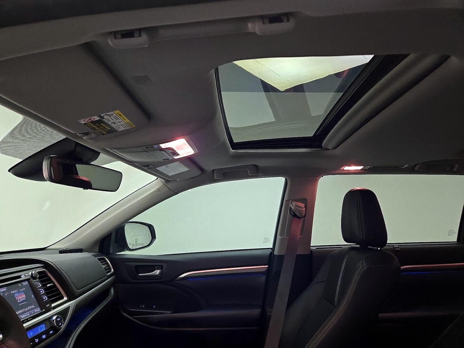 Sunroof(s) & Overhead Airbags