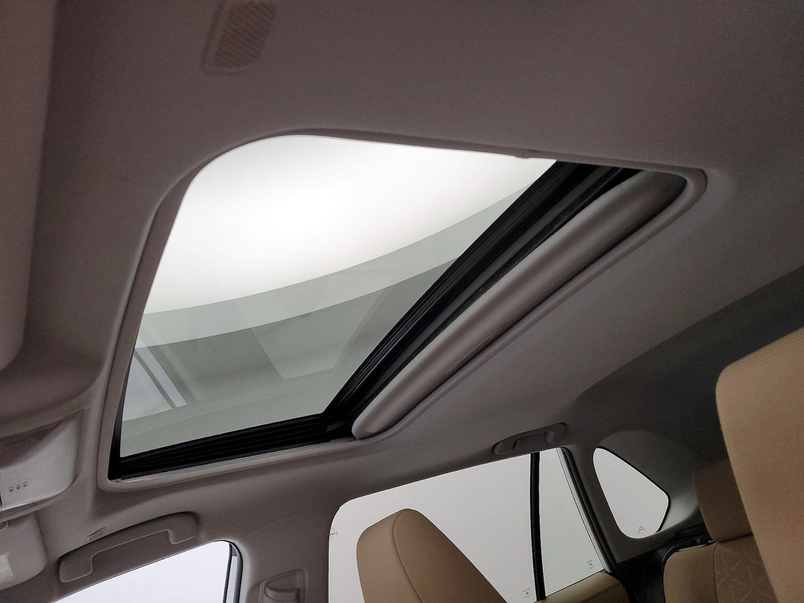 Sunroof(s) & Overhead Airbags