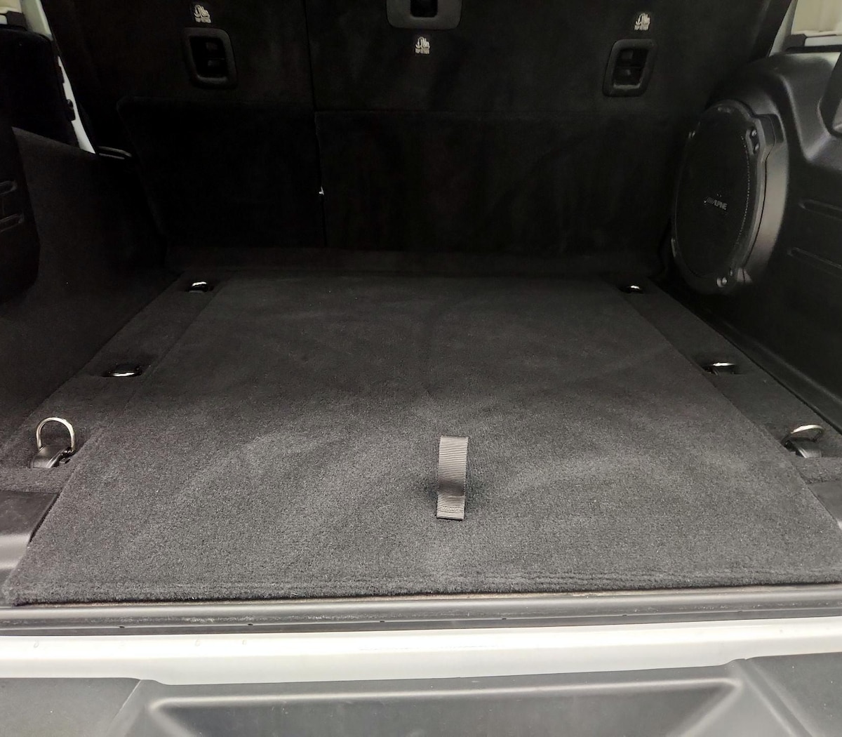 Trunk/Cargo (Seats Up)